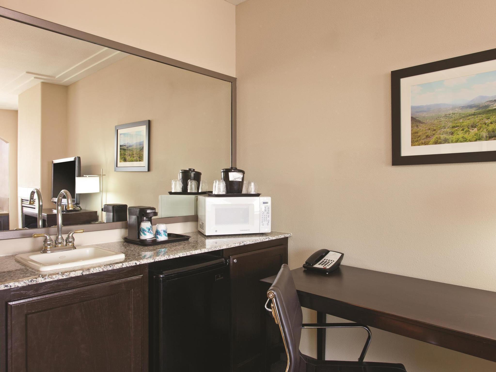 La Quinta By Wyndham Los Banos Exterior photo
