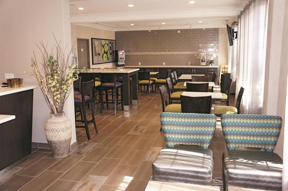 La Quinta By Wyndham Los Banos Exterior photo
